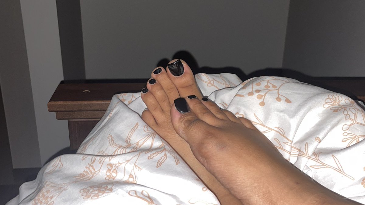 Bee_user5's tweet photo. 🖤DM ME for more!!

#feet #sellingcontent 
#buyinggcontent https://t.co/vKZ06L3AY4