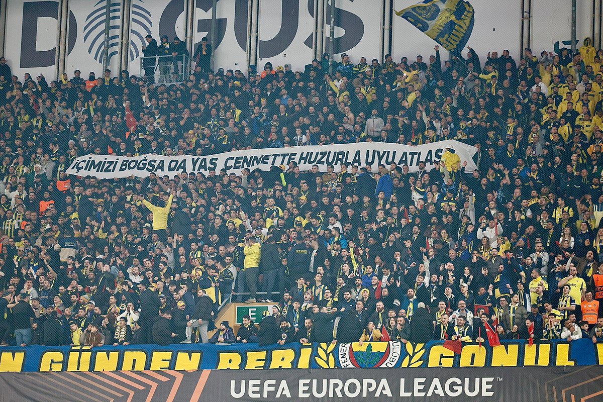 milliyetciFB's tweet photo. VATAN, MİLLET, FENERBAHÇE! https://t.co/I2tCxDUYO4