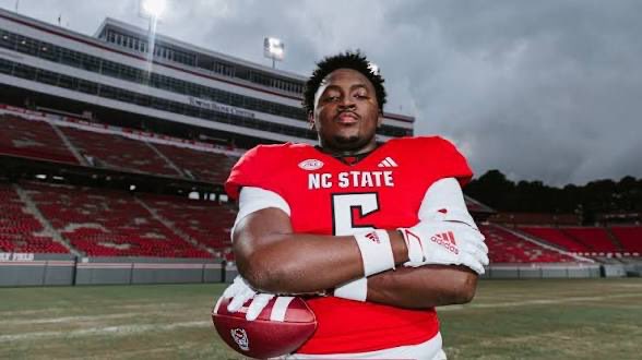 X2Graves's tweet photo. #AGTG Blessed to receive an offer from @PackFootball https://t.co/dLzvV4Cxke