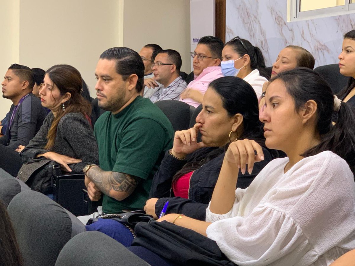 DPManabiSalud's tweet photo. #ElNuevoEcuador I Con la finalidad de fortalecer las capacidades técnicas del talento humano responsable de la atención en salud mental, psicólogos de los tres niveles de atención, así como a los psicólogos calificadores de discapacidad, participan en jornada de capacitación. https://t.co/RJURozZC6j
