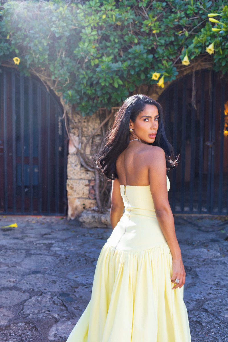 AlexanderFB's tweet photo. Some portraits here and there!!!
🍋📸✨💛
#canon #50mm #sunlight #chavon #DR https://t.co/wk5eLGbG73