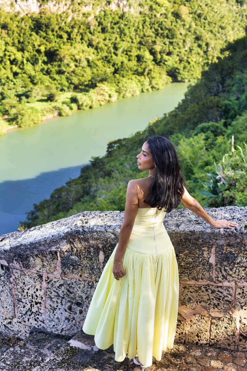 AlexanderFB's tweet photo. Some portraits here and there!!!
🍋📸✨💛
#canon #50mm #sunlight #chavon #DR https://t.co/wk5eLGbG73