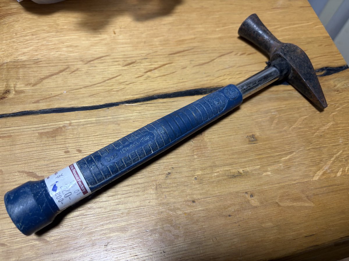 半年ぶりにハードオフ工具館でジャンク品漁り。 今回は電工ハンマーが