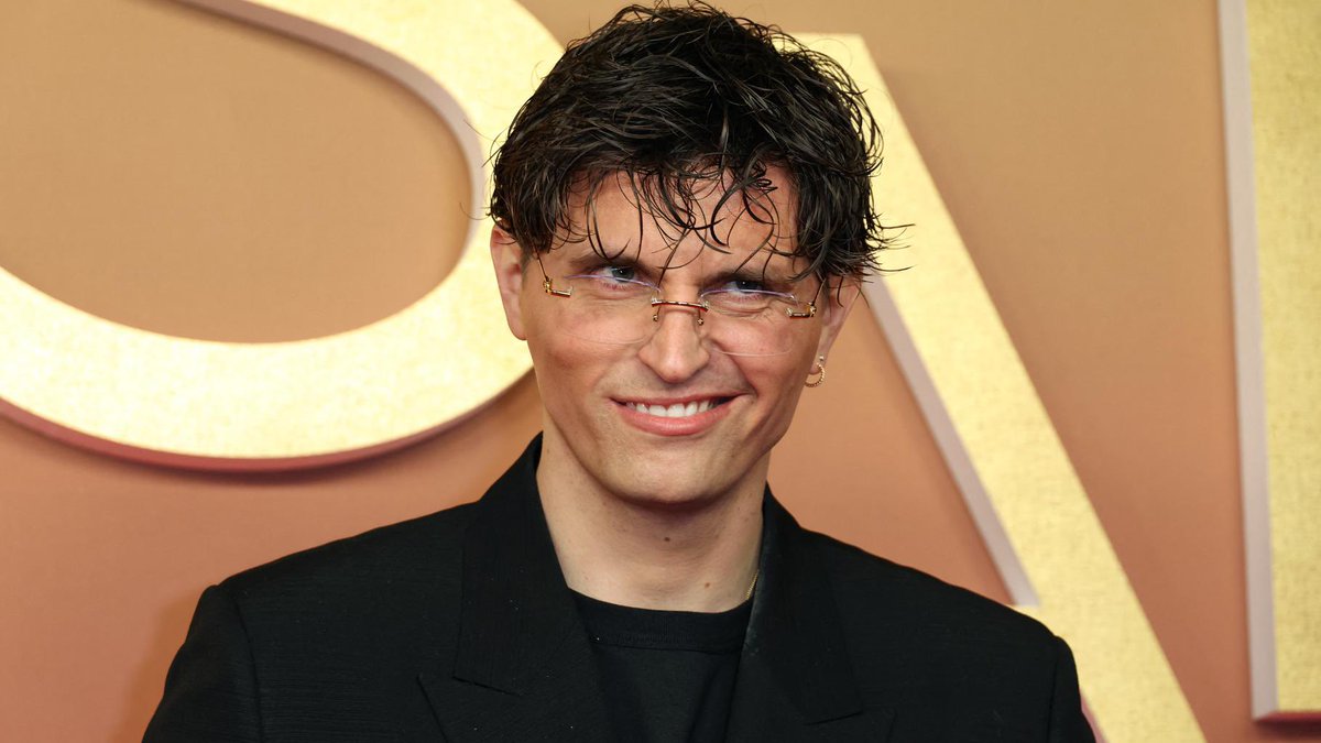 Daily Pop tweet media