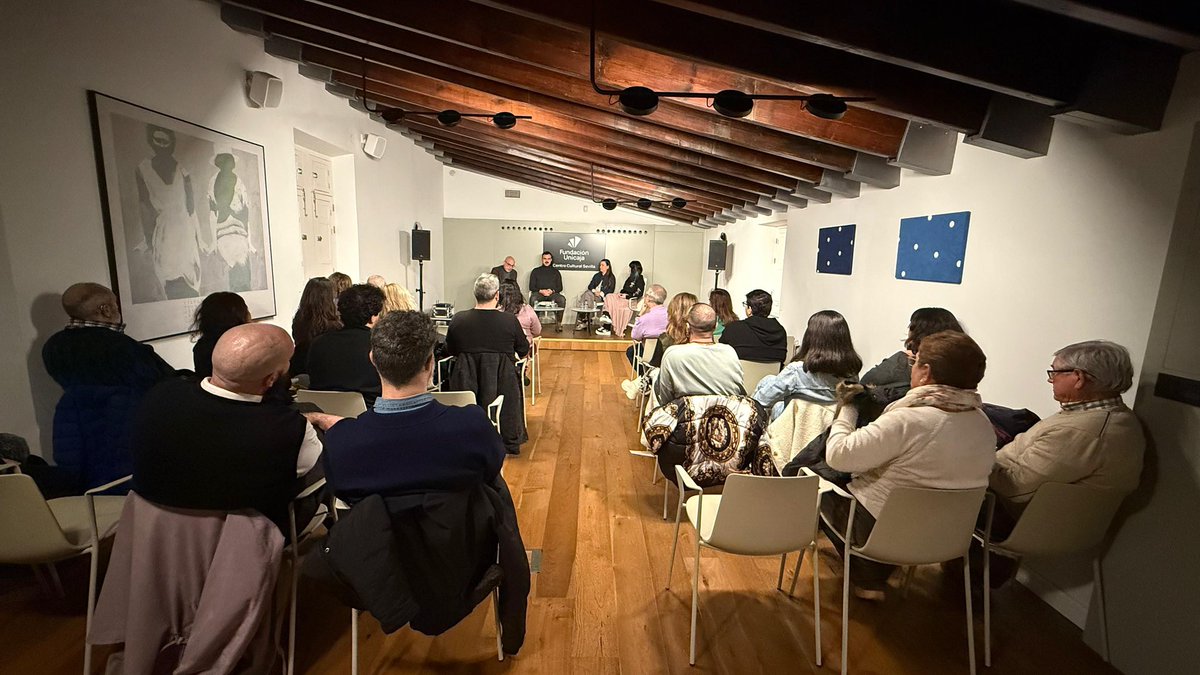 <a href="/arturo_comas/">Arturo Comas</a> ‼️Recuerda que hasta el 23 de febrero está abierta la convocatoria para participar en el XVI #CertamenFundaciónUnicajaArtesPlásticas.
✅Temática y técnica libre.
✅Participación individual o colectiva.
✅Hasta 3 obras por autor.
➕Info:
is.gd/4Cic9s