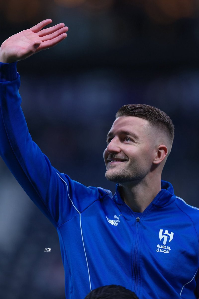 افضل لاعب اجنبي بعد افضل لاعب اجنبي في الدوري الي هو نيفيز 
💙