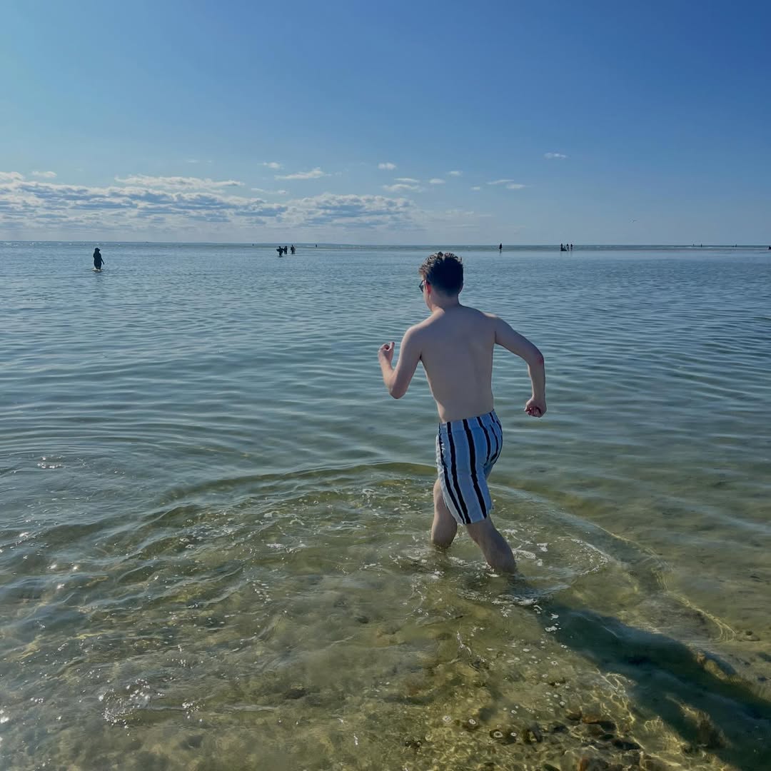 🏒charlotte🏒 hr era tweet media