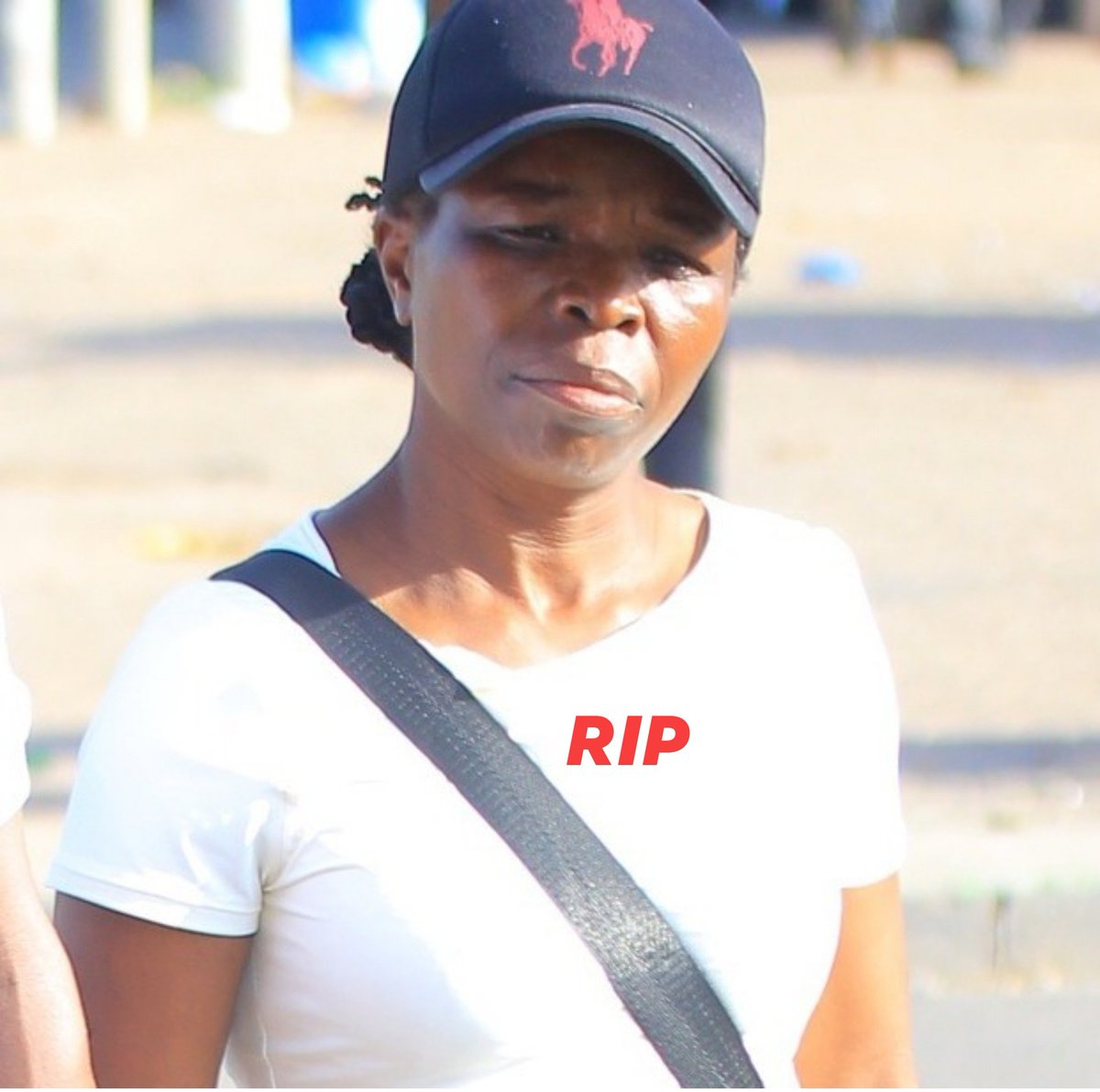 PLEASE SHARE🙏 | ⚠️WANTED⚠️

Police in Malamulele, Limpopo, are looking for Ngonidzashe Sibanda, a Zimbabwean national, in connection with the murder of a 42-year-old Zimbabwean woman at Xitlhelani Village.

The incident happened on Tuesday morning, 20 January 2026, at about