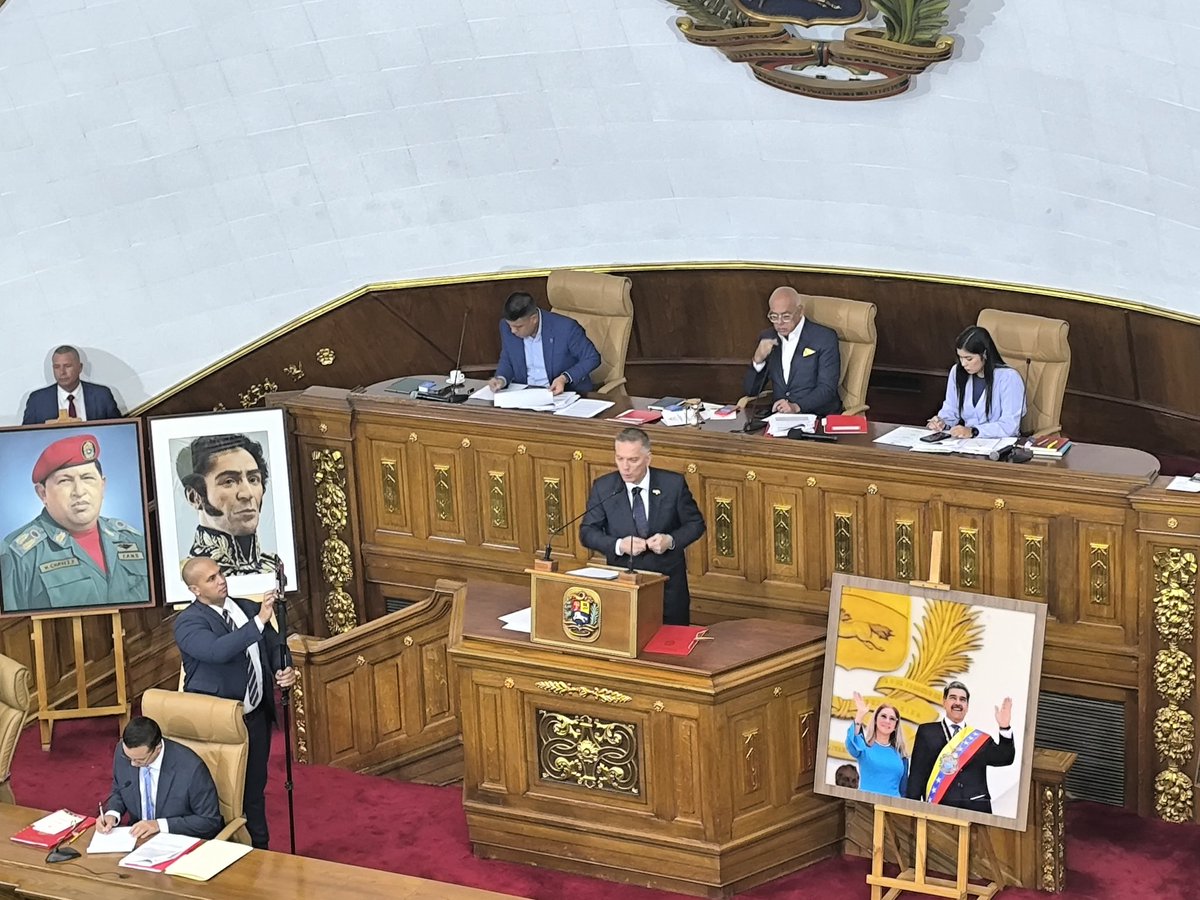 #22Ene || Diputado Orlando Camacho, presenta la Primera discusión del Proyecto de Ley de Reforma Parcial de la Ley Orgánica de Hidrocarburos, de acuerdo con lo establecido en el articulo 104 del Reglamento Interior y de Debates de la Asamblea Nacional.