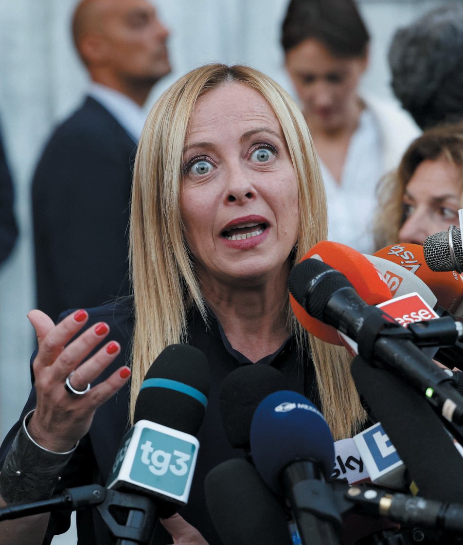 Questo governo di incapaci  ha introdotto una tassa da due euro sui piccoli pacchi extra UE senza capire come funziona il mercato europeo.

Risultato immediato e ovvio: i voli cargo hanno smesso di atterrare in Italia, dirottando tutto su Germania e Francia.

Le merci arrivano