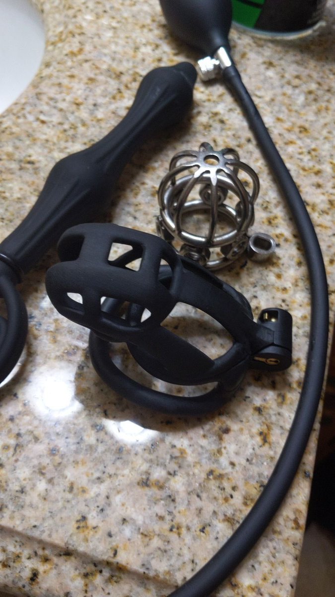 Anderson09120's tweet photo. I seek for an Obedient, honest loyal and understanding male slave submissive to be my property to owned, Pegged and collared 24/7 https://t.co/fWMEMXgJ0B ME https://t.co/Ni37i9sIV6
