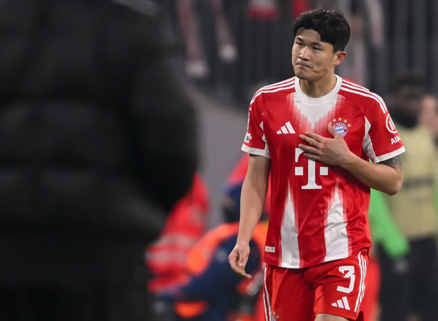 iMiaSanMia's tweet photo. Kim Min-jae's situation is as follows: if he wants to leave in the summer, Bayern would not stand in his way and would listen to suitable offers. If he wants to stay, then the centre-back situation will be sorted (as long as Upamecano extends). Kim has a market and suitors. Chelsea have him on their shortlist [@altobelli13, @cfbayern]