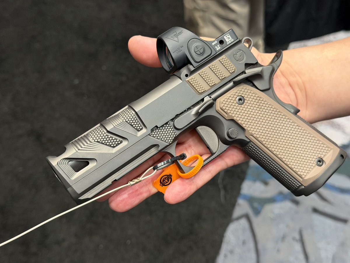 RATEL2022's tweet photo. #SHOTShow2026
#NightHawkCustom https://t.co/8dyXT3Na94