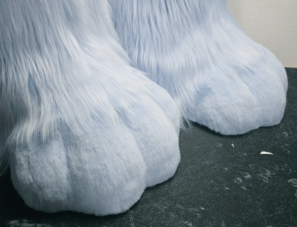BINARI FURSUIT tweet media