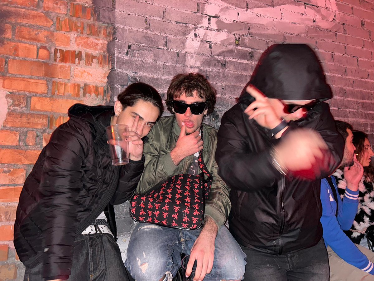 mis hermanos os kiero pileta