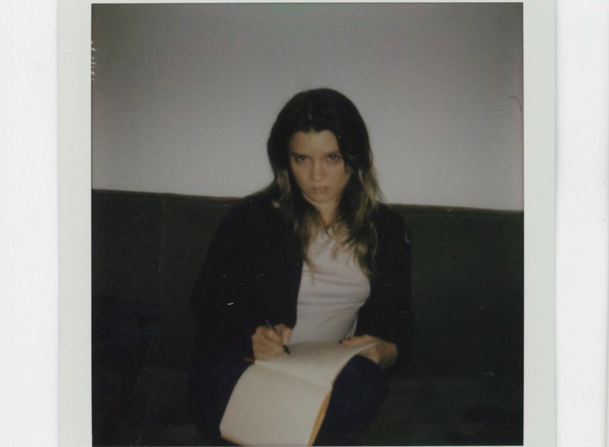 * 𝓣𝒂𝒚𝒍𝒐𝒓. tweet media