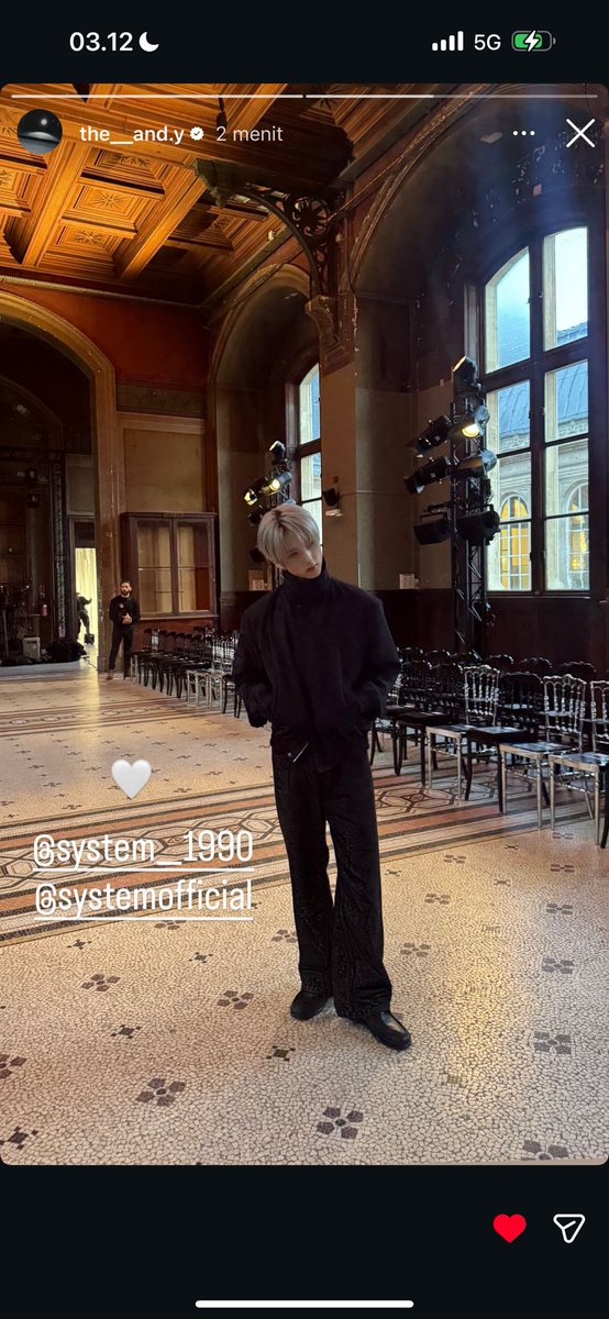 bblanna_'s tweet image. demi allah.. He is so kind🥹😭❤️
always smiling and greeting all fans while looking into his eyes🥹❤️ he also always uses a hand gesture to apologize if he can’t give an autograph because of the time, from the beginning of coming to the venue until he comes home and the end of…