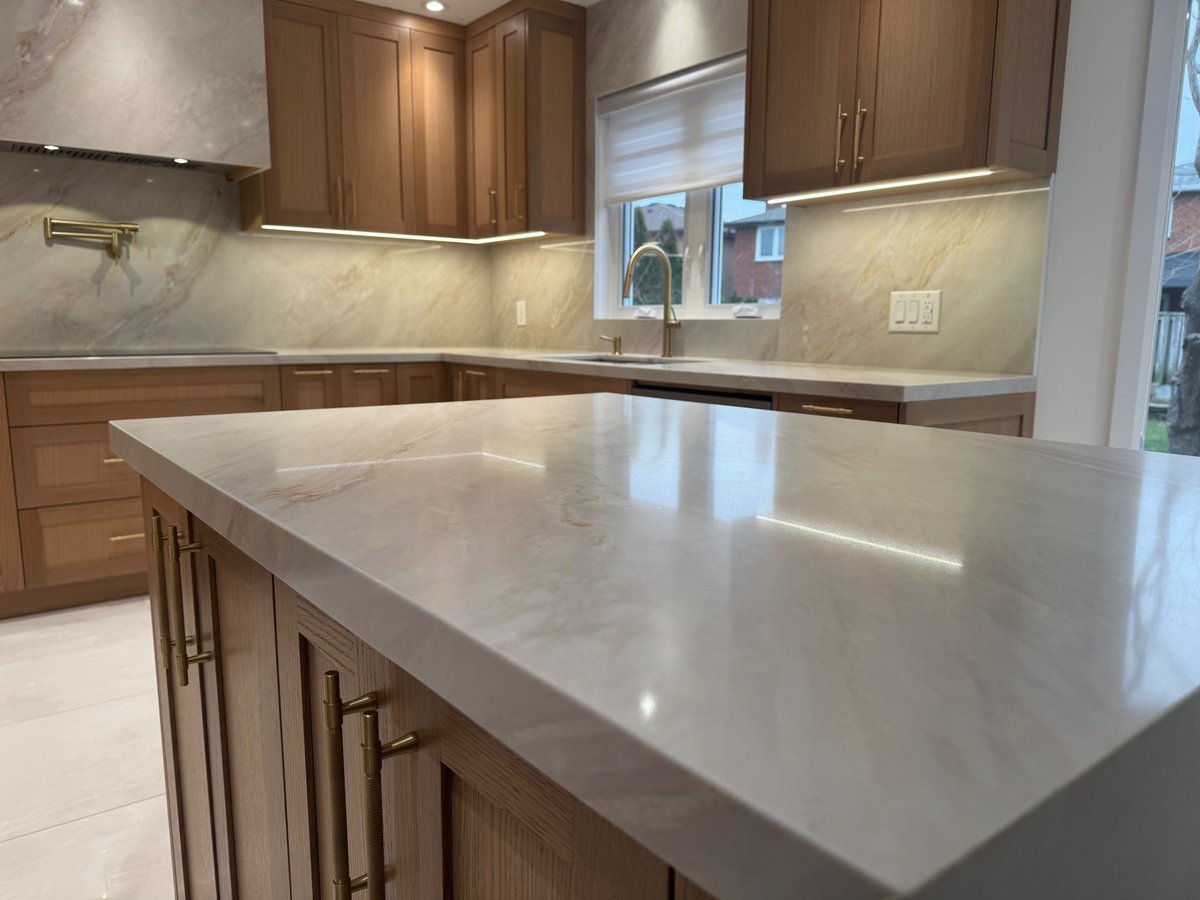 SaratLao's tweet image. Clean kitchen. Premium quartz. Professional installation.
Call 647-746-9089
#QuartzCountertop #TorontoRenovation #KitchenDesign @SLstoneworks