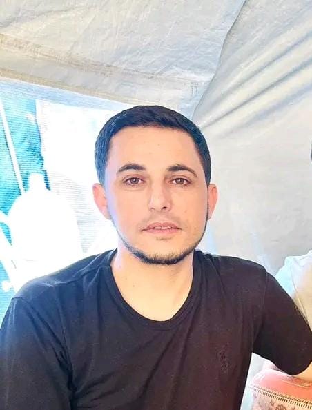 ارتقاء رائد إسماعيل النجار خلال العدوIن الإسرائىِلي على مدينة رفح جنوب قطاع غزة.