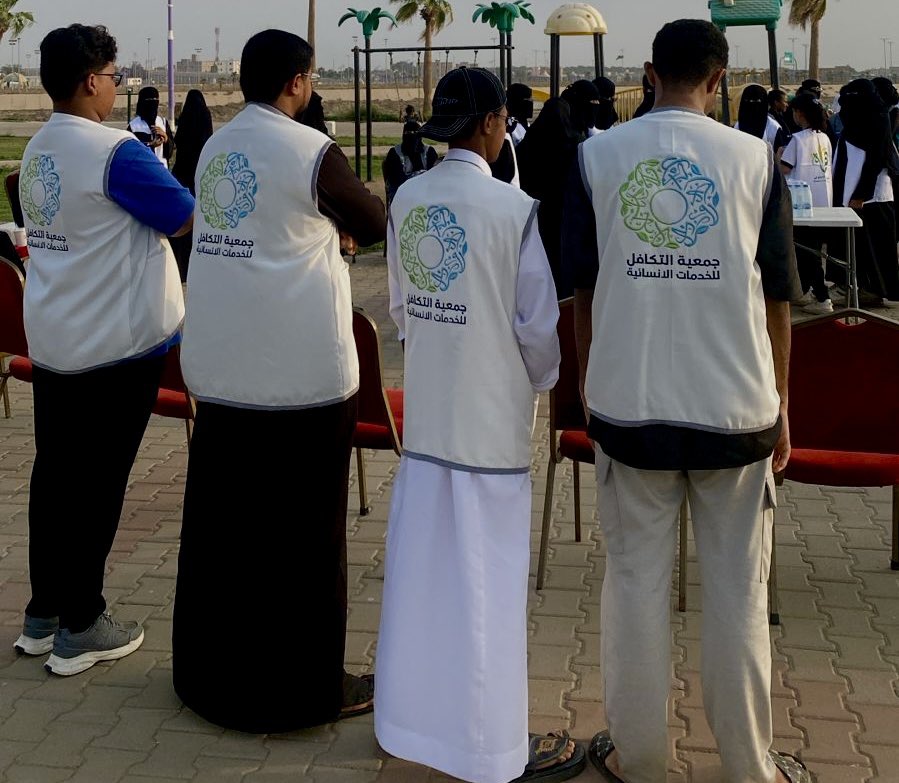 takaful24's tweet photo. #مبادرات | 

ضمن الشراكة المجتمعية مع بلدية محافظة صبيا 

 فريق التكافل التطوعي يشارك في مبادرة "من أجل حدائقنا نُبادر"التي تنفذها البلدية إسهامًا في تعزيز العمل التطوعي، والمحافظة على البيئة، وتحسين المشهد الحضاري.

📍 محافظة صبيا. 
🗓️ يوم الخميس 22 يناير 2026م

#الهلال_الفيحاء https://t.co/sqmR9BA4hO