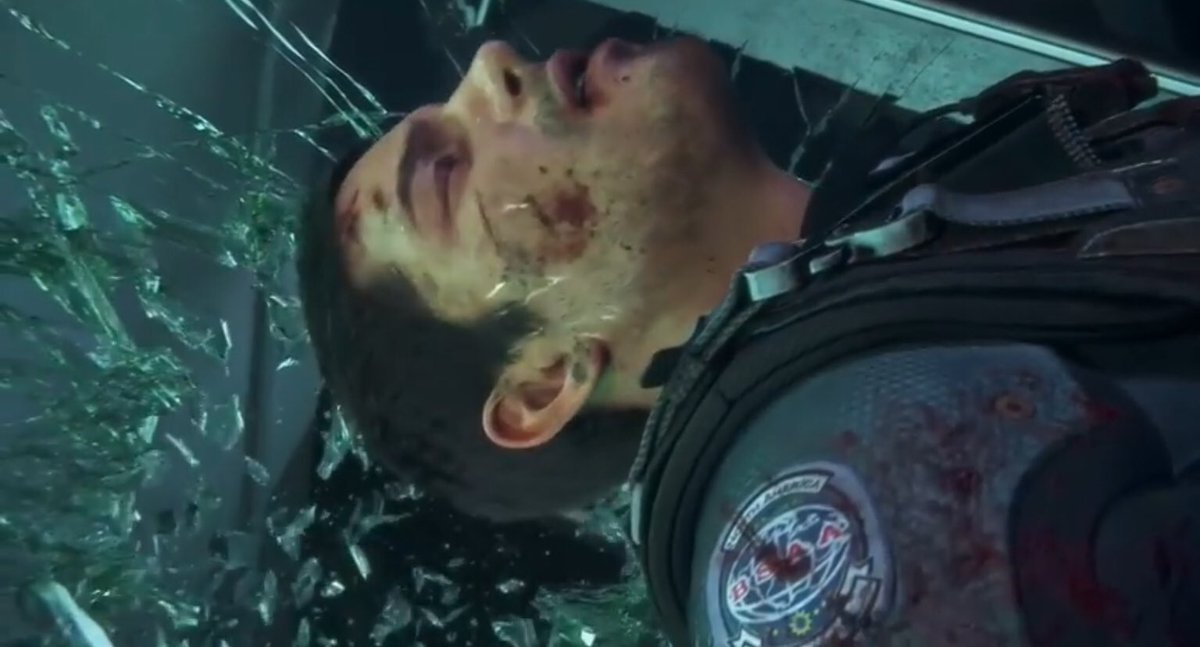 My head is killing me right now…..
I feel ya #ChrisRedfield ..l.
I know he had it worse (of course), bite my head is blowing. Seriously. 
I hate migraine. 
#REBHFun #RE6 #REVendetta