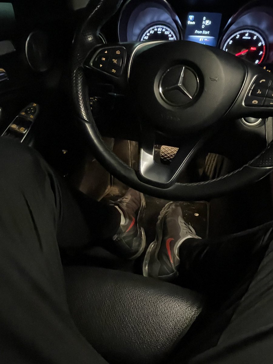 Ivan_trakies's tweet photo. Who wants a ride 😈
#scallylad #gay #kuiffer #master https://t.co/Q43iOGlC3C