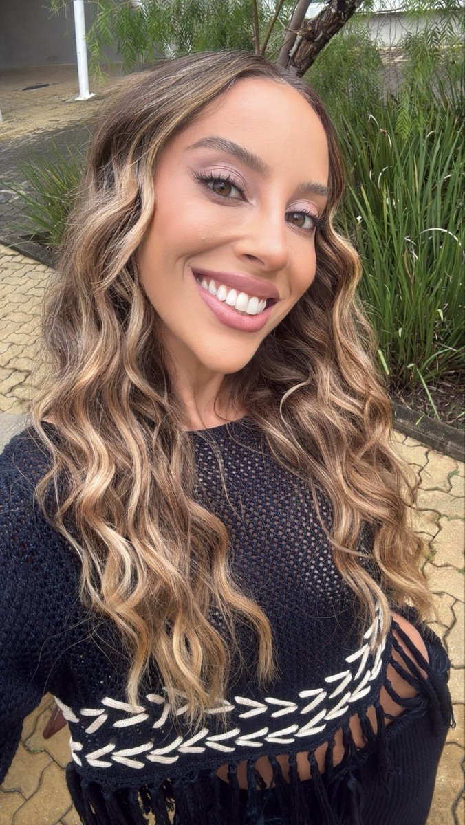 Renata Saldanha 🦢 🩰 tweet media