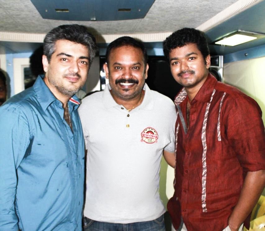 vp_offl's tweet image. It’s time to re live Mankatha from today!! Please don’t reveal the climax.. and spoil the experience😁😁😁!! This picture is the மறக்க முடியாத moment during #mankatha shoot!!! Which can never ever happen in the near future!! Hope and wish I am wrong!!! LETS ENJOY MANKATHA