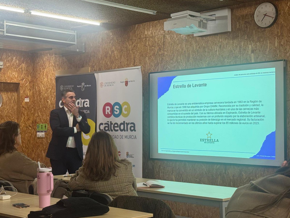 CURSO DE EXPERTO RSC/ESG <a href="/UMU/">Universidad Murcia</a> | Los <a href="/estudiantesumu/">EstudiantesUMU</a> conocen casos de éxito en su estrategia de #RSC:

🗣️♻️<a href="/pepe_meseguer/">José Ant. Meseguer</a>. Responsable de comunicación de <a href="/caixabank/">CaixaBank</a> en la Región.

✅Módulo 4: ‘Comunicación y Reporting de la #RSC’. 

🙏🏼Coordina: <a href="/anajalfaro/">ana jiménez-alfaro</a>, abogada y docente