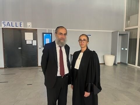 leparisien_92's tweet image. L’homme qui avait frappé un rabbin avec une chaise à Neuilly-sur-Seine condamné à 30 mois de prison
➡️ l.leparisien.fr/sTO7