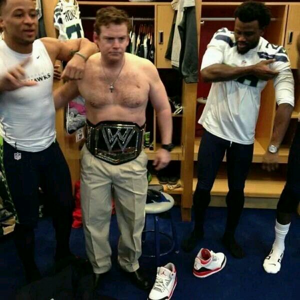 Softykjr's tweet photo. Congrats to John Schneider on finally winning the NFL Executive of the Year. 

Let's face it though, he should've won 12 years ago based on this moment alone https://t.co/HsZFH3KwrZ