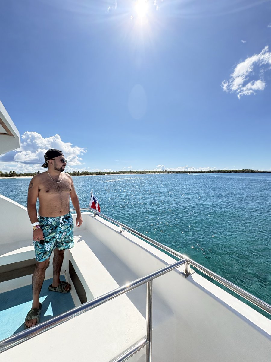 Un día tú gordito favorito está en el caribe…