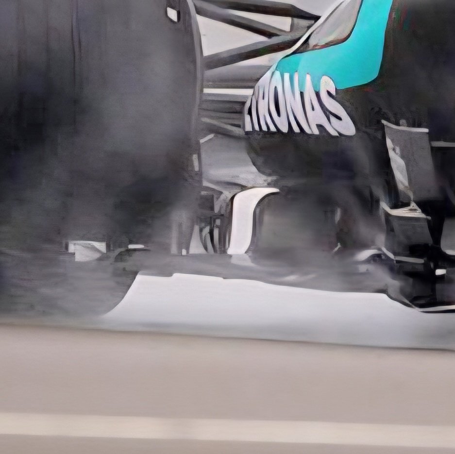 ScarbsTech's tweet image. Merc appeared have found a whole different interpretation of the #F1 diffuser regs 🤔 
There's a huge opening in the side! It can be seen both sides. Probably working with the huge undercut on the sidepods to create more downforce 
I wouldn't call this a double diffuser
#F1tech