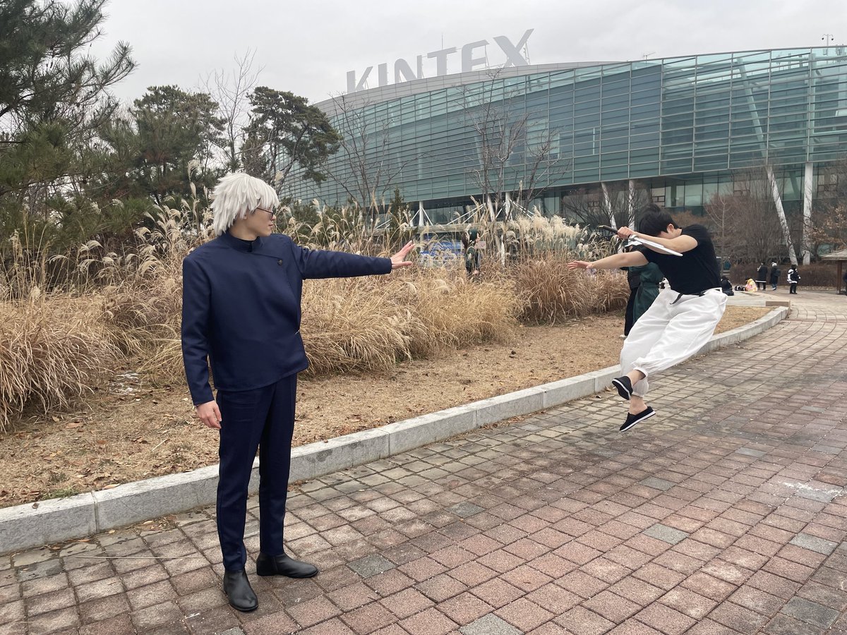 lcospl's tweet photo. 고죠 사토루 아오(청) 날리는 장면 연출
#cosplay https://t.co/2ZYvBtOU4R