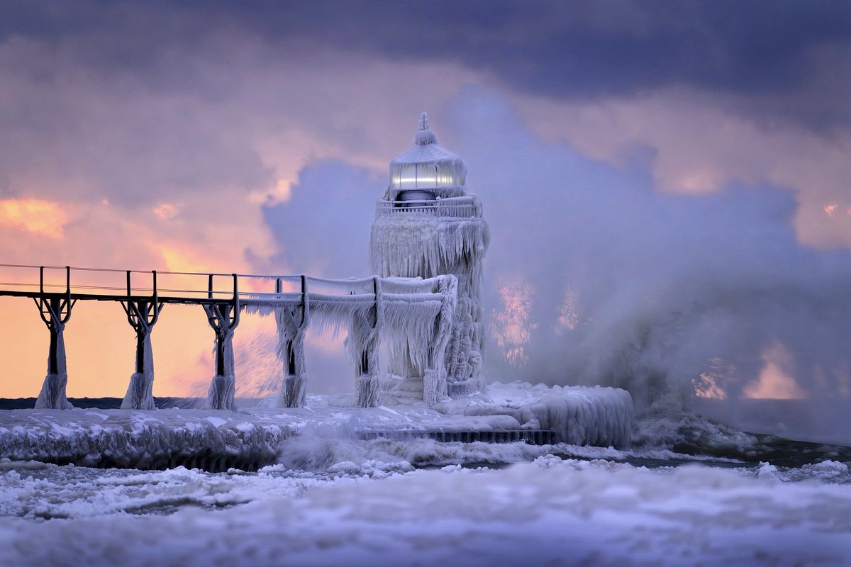 Last night’s action from St. Joseph, Michigan. 

#puremichigan