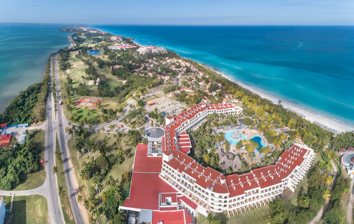 Enero todavía tiene buenas noticias 🌴✨
Las #JanuarySales siguen activas hasta el 01 de febrero. Ahorra hasta un 30% y empieza a soñar tu viaje a #SolPalmeras en 2026. No dejes pasar esta oportunidad 💙 revisa la oferta aquí:  meliacuba.com/es/ofertas-hot…  
#TravelDeals