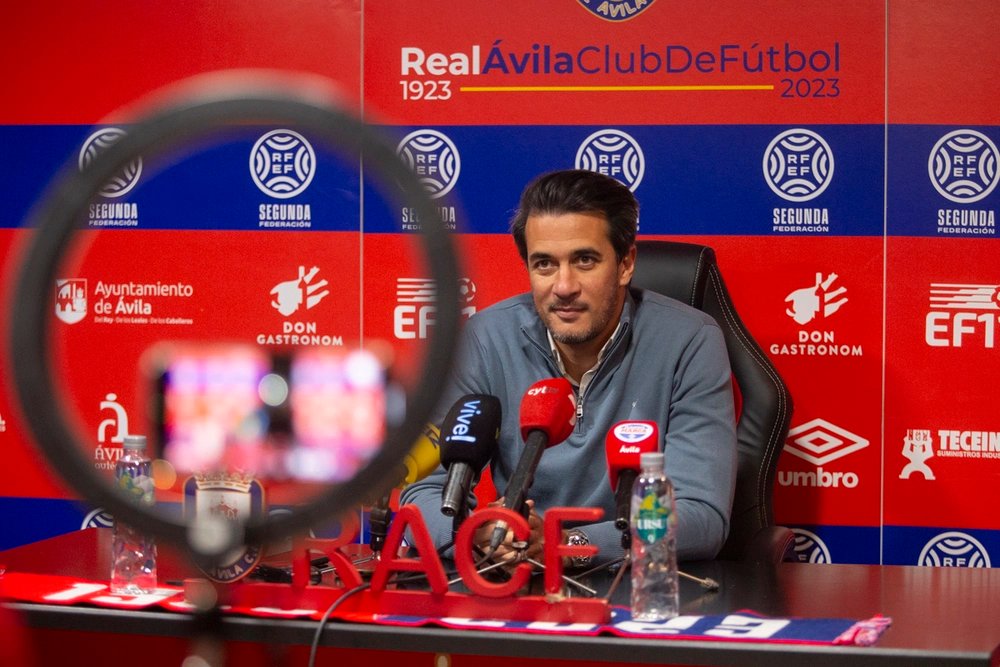 #Futbol
⚽️El Real Ávila no duda de Marc García
🔴 El técnico valenciano se la juega ante el Lealtad  de Villaviciosa con la confianza del club en poder darle la vuelta a la  situación🎙️«No es momento de poner en duda su figura» asegura Nacho Tante
diariodeavila.es/noticia/zfc014…
#Ávila