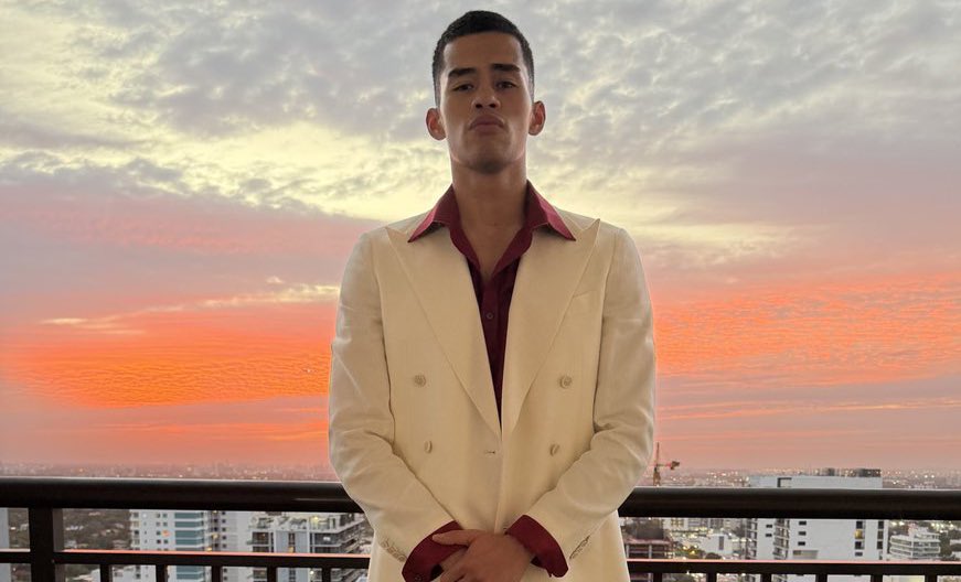 clip 🛸 tweet media