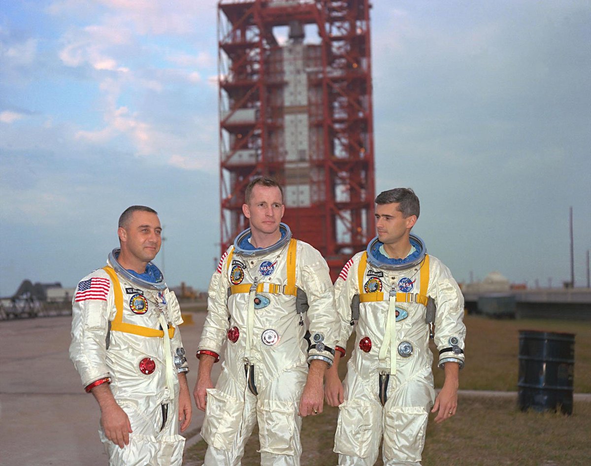 NASA_Johnson's tweet image. Today, we pause to remember. 🕯️

On @NASA’s Day of Remembrance, we honor the crews of Apollo 1, Challenger, and Columbia, and all members of the NASA family lost in pursuit of exploration. Their legacy guides our commitment to learning, vigilance, and safety as we reach farther.