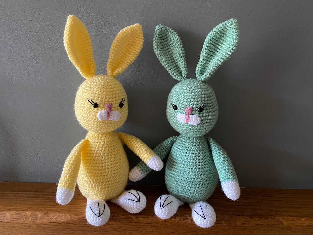 Very cute bunnies available now!  Lovely gift idea 🐰

bitzas.etsy.com/listing/165377…

#MHHSBD #firsttmaster #CraftBizParty #easterbunny