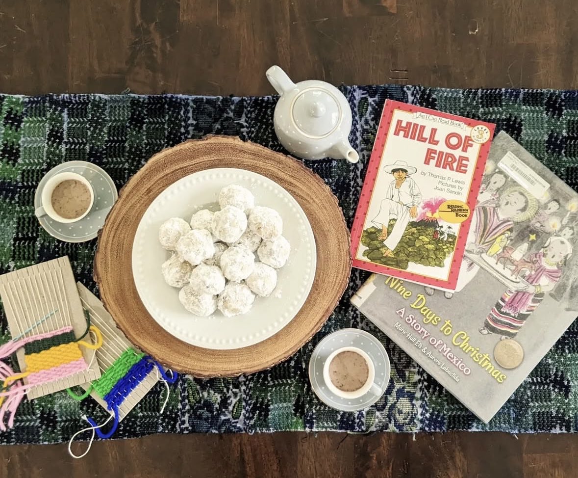 Discover enriching stories curated from our booklists, colorful crafts, and delicious snacks like Mexican wedding cookies while learning all about Mexico in Exploring Countries and Cultures.

📷 : @ theshadybrookschoolhouse
