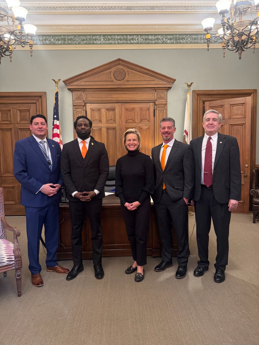 Grateful for the opportunity to support <a href="/Tolbyus/">TB ₿elieves</a>'s <a href="/ABRWealthFund/">ABR Wealth Fund</a> at the State Capitol! Thank you to House Minority Leader Tony McCombie and IL Representative <a href="/JohnCabello/">John M. Cabello</a> for their leadership. 
Special shout out to IBC Advocacy Coordinator &amp; Board member, Mark Hurley, for his