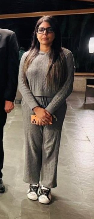 EgoLibertas's tweet photo. Urbaneja, horrible de alma, fea de mala intención, miserable,  podrida por dentro y por fuera.
De vileza desmedida...

Cree que puede igualarse a la Señora Mariana, persona seria, integra y distinguida.

Urbaneja no tienes ni la inicial de decencia para atreverte. https://t.co/KEFgkKMdxr