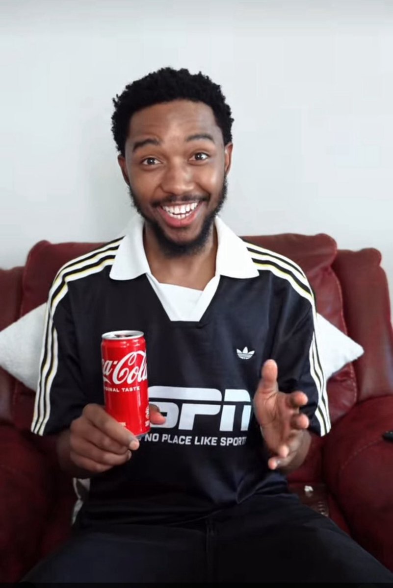 gaselanonto's tweet photo. Win win win! Tour tickets to Fifa world cup nayi i plug Tour ticket plug with sweet guluva 

TOUR TICKET X SWEET GULUVA 
SWEET GULUVA X COCACOLAZA 
#WinFifaTicketXSweetGuluva
#AkhonamathembaZwane https://t.co/U2QXOW0p3Z