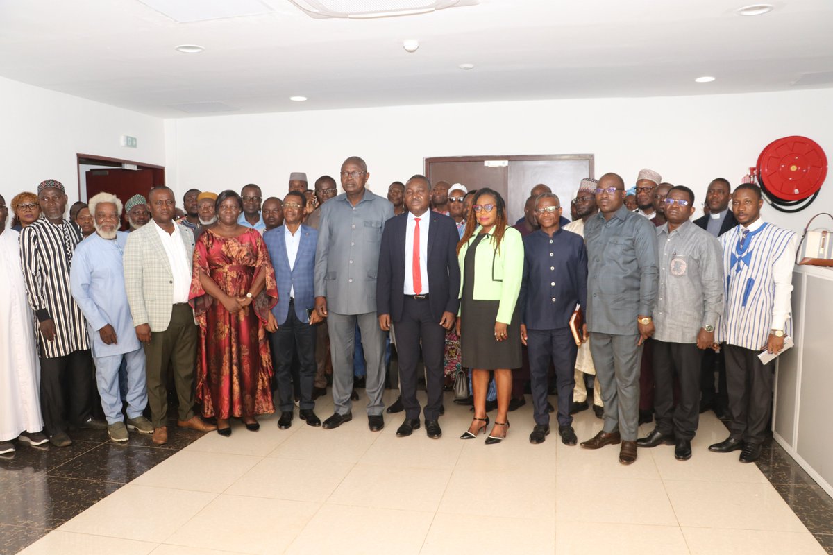 Le Ministère, à travers la Direction de la Prévention des Conflits, a mobilisé ce jeudi à Lomé, plus de 50 leaders religieux, traditionnels et représentants des collectivités, autour de la problématique de la discrimination fondées sur les croyances. urls.fr/gaf1vf