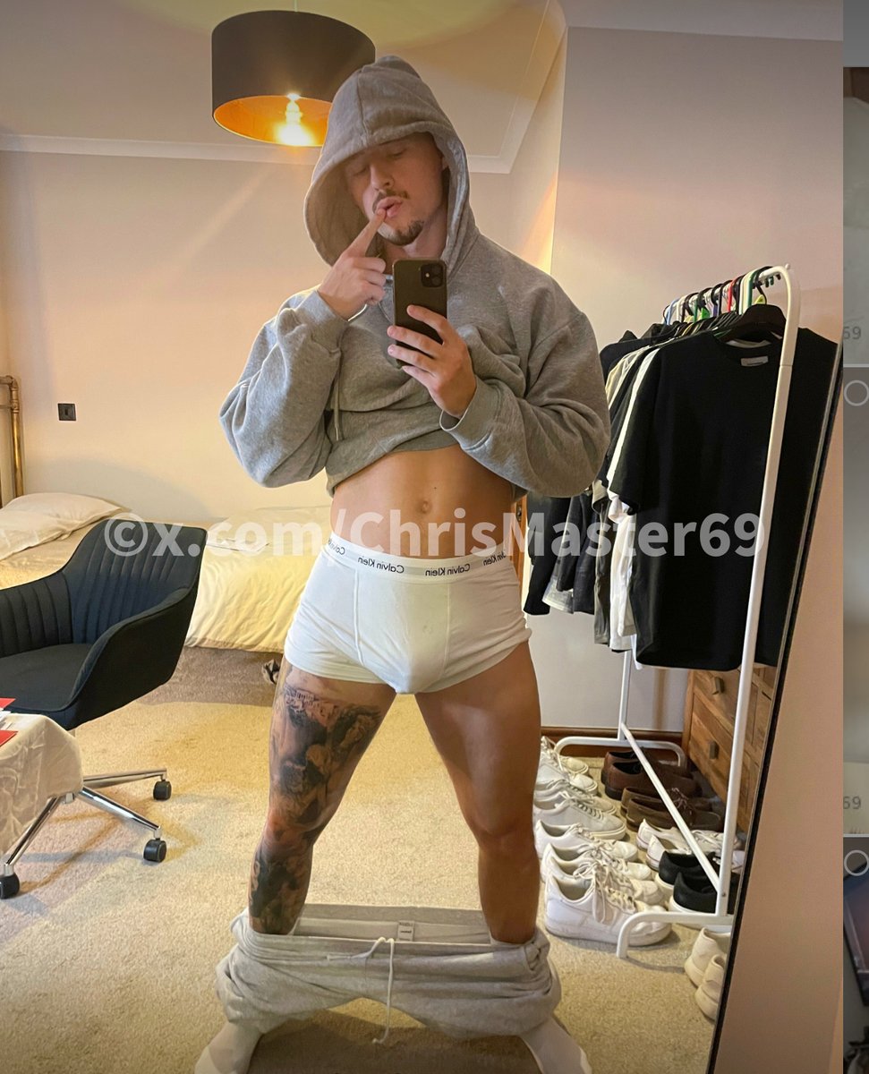 Bet those weak legs beg for my muscle to crush them. Prove you’re worth my time with just a buck. #muscleworship #dominance 💪