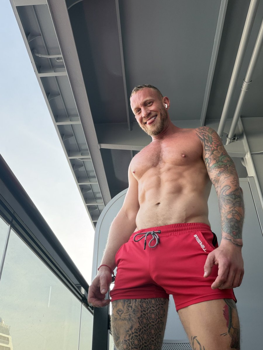 Who’s a good boy ?