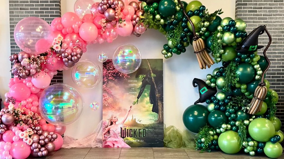 eternalsunshine's tweet image. nothing can take away the impact wicked had during 2024-2025. the world really turned pink and green