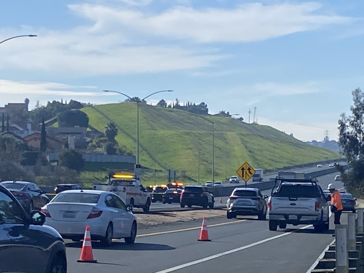 SuzannePhan's tweet photo. RIGHT NOW: All lanes of WB I-80 in #Hercules are shut down. Major police investigation underway into officer involved shooting earlier this morning.
#traffic #Hercules #Pinole #BayArea @abc7newsbayarea https://t.co/Bp8BR0nBBr