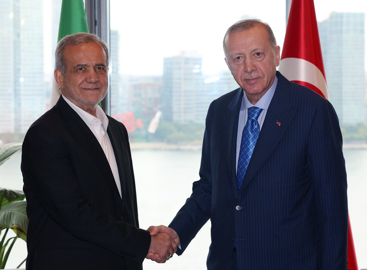 Today, Iranian President Pezeshkian and Dictator Erdogan held a phone call.

Erdogan praised Tehran for how it “handled” the protests.

This is what authoritarian solidarity looks like. What happens in Turkey does not stay in Turkey.

The world is slowly but finally starting to